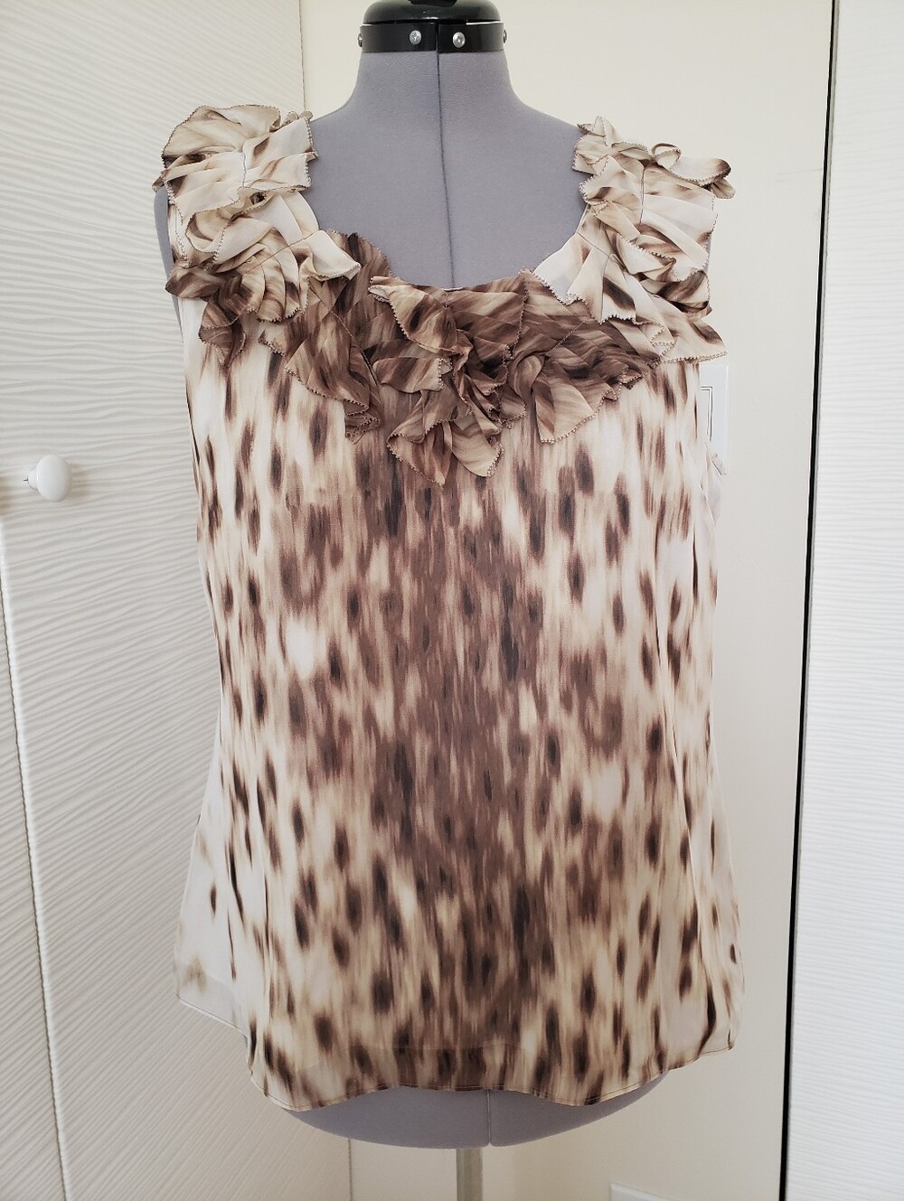 Kenneth Cole Sleeveless Ruffle-Neck Leopard Print Top in Brown and Cream. Sz.L